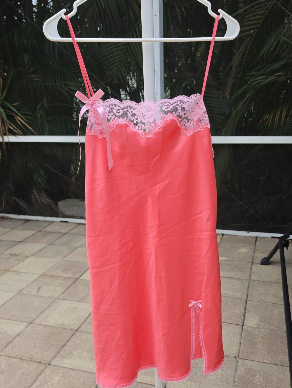 VICTORIA'S SECRET ANGELS Coral Pink Lace-Trim Slip Chemise